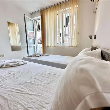 Sunny Hills - Menada Aparthotel