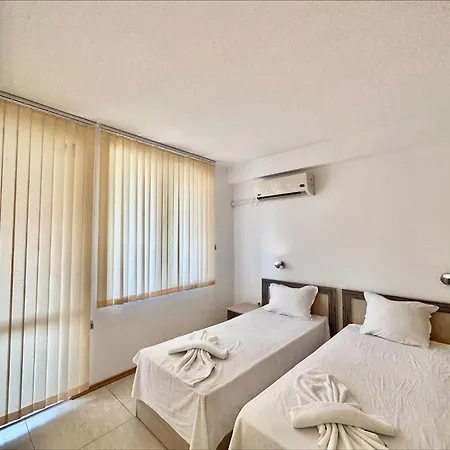 Hotel de apartamente Sunny Hills - Menada 3*