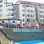 Sunny Hills - Menada 公寓式酒店
